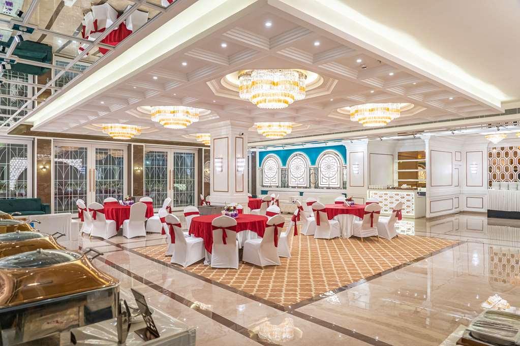 Clarion Hotel Epicure Dehradun Einrichtungen foto